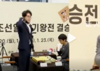 徐瑩稱卞相壹形象遭毀滅性打擊 與棋藝無(wú)關(guān)的規(guī)則決定輸贏有點(diǎn)搞笑